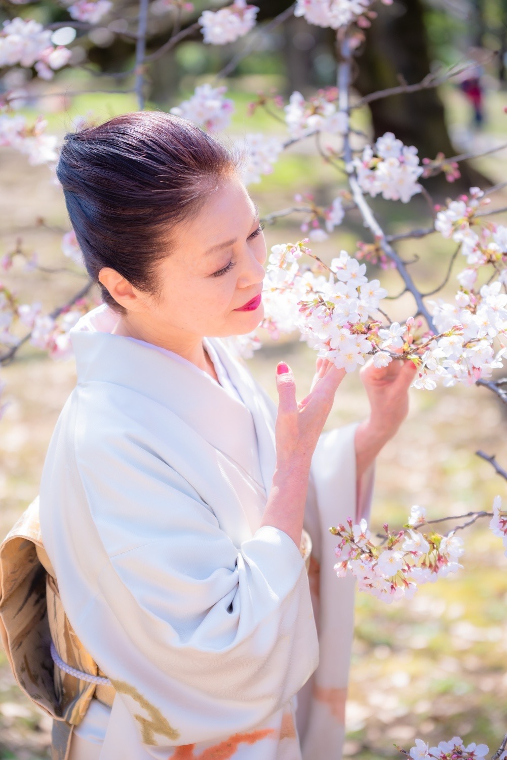 美の型を表現する桜川舞｜所作・表現・存在感
