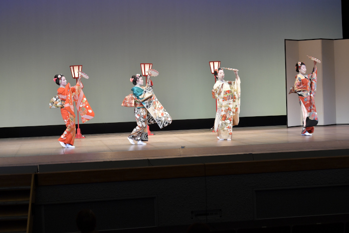 桜川舞、東京にて地唄舞「茶音頭」