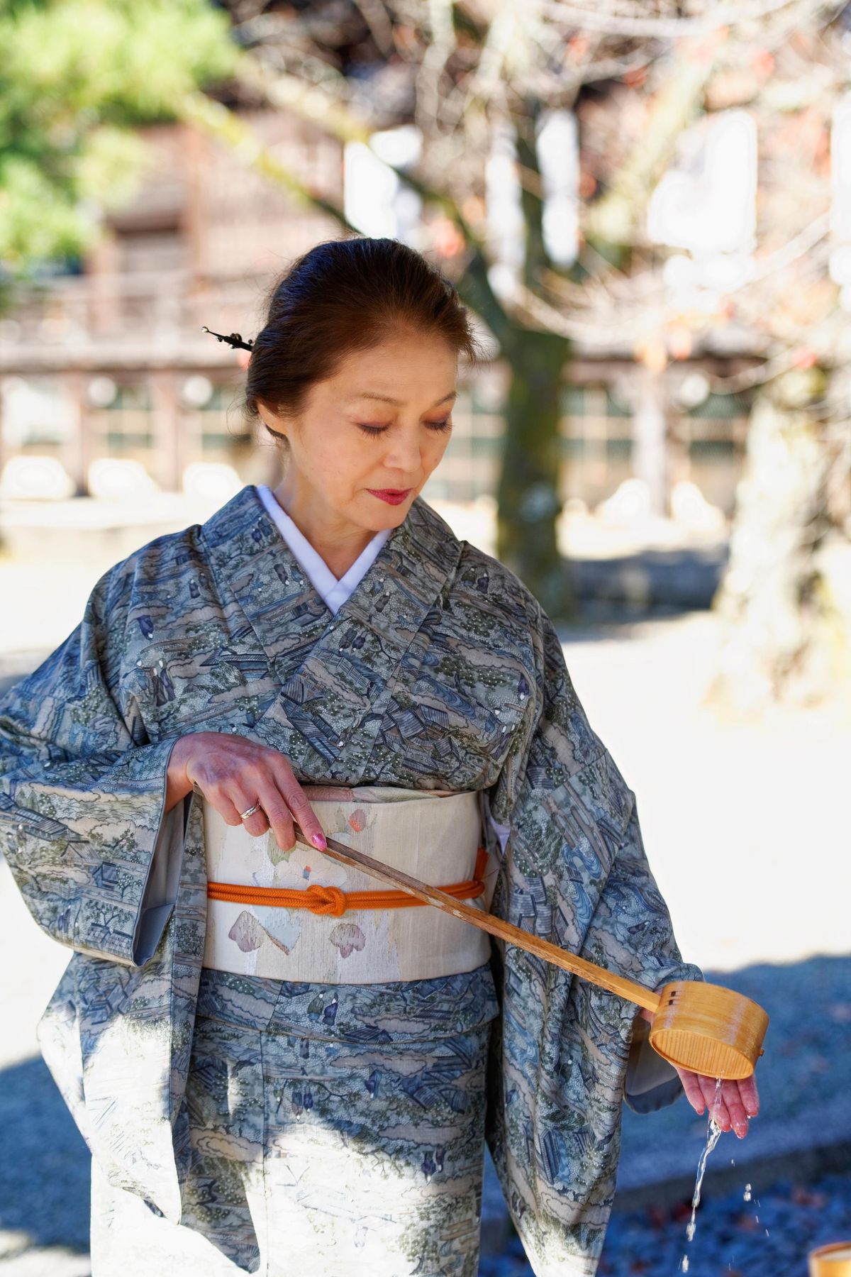 小物を持つ
