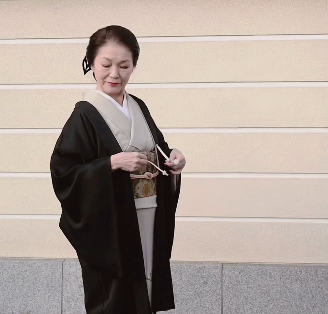 羽織を脱ぐ